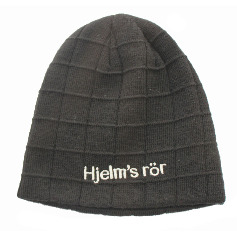 Stylish warm oversize winter beanie knit hat, cable knit chunky ski skull cap