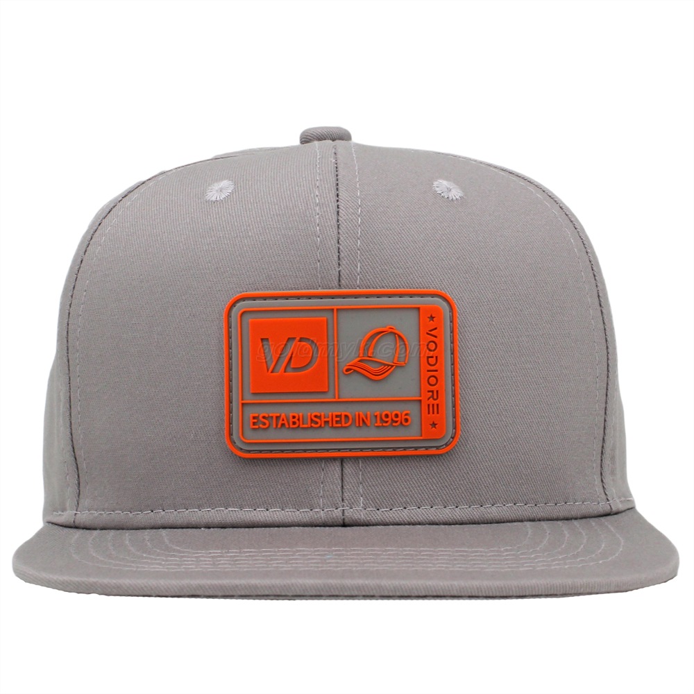 Wholesale 100% Cotton Fabric Six Panels Flat Bill Snapback Cap And Hat with Custom Rubber Badge Logo