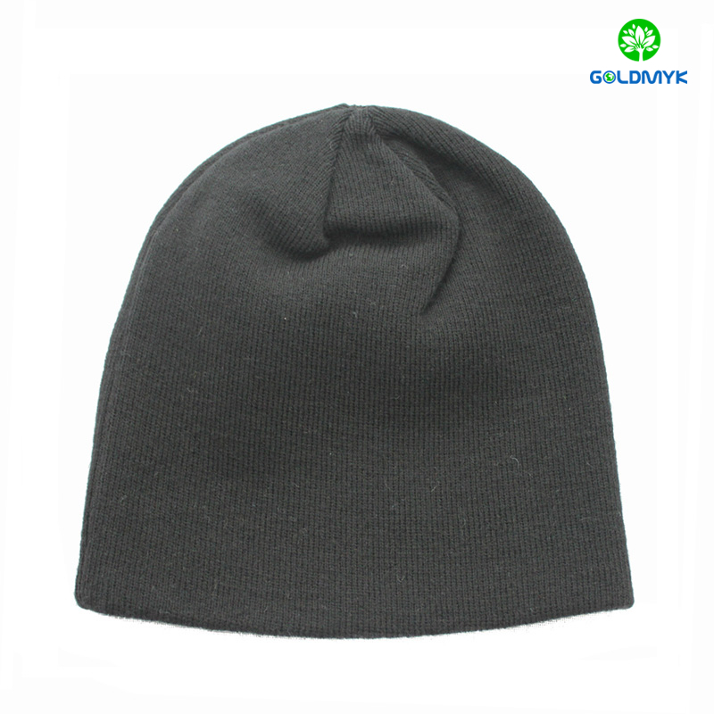 Jersey knitted beanie hat with flat embroidery
